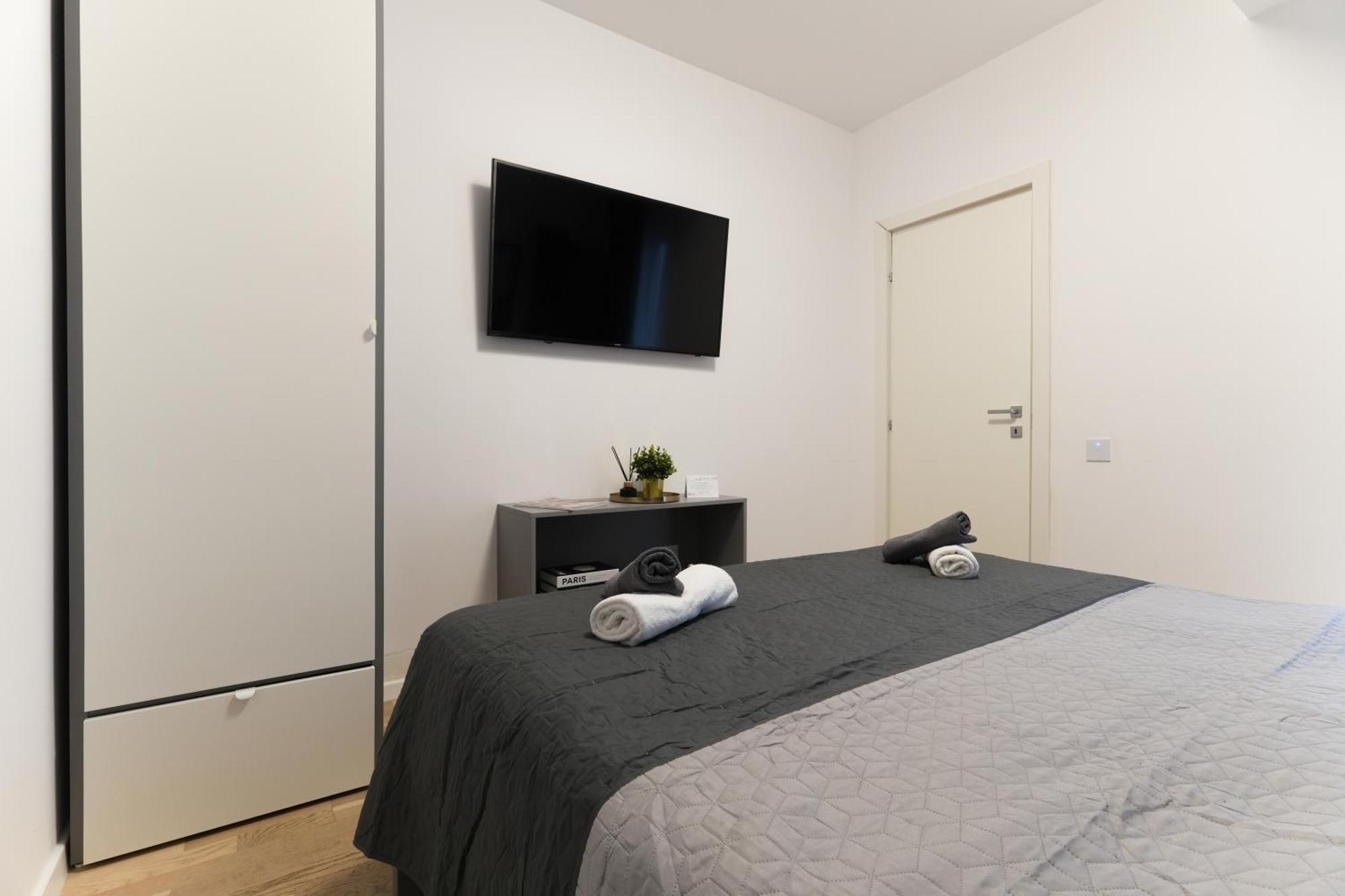 Ana - Cozy & Quiet Apt With Balcony & Garden View Bukarest Eksteriør billede