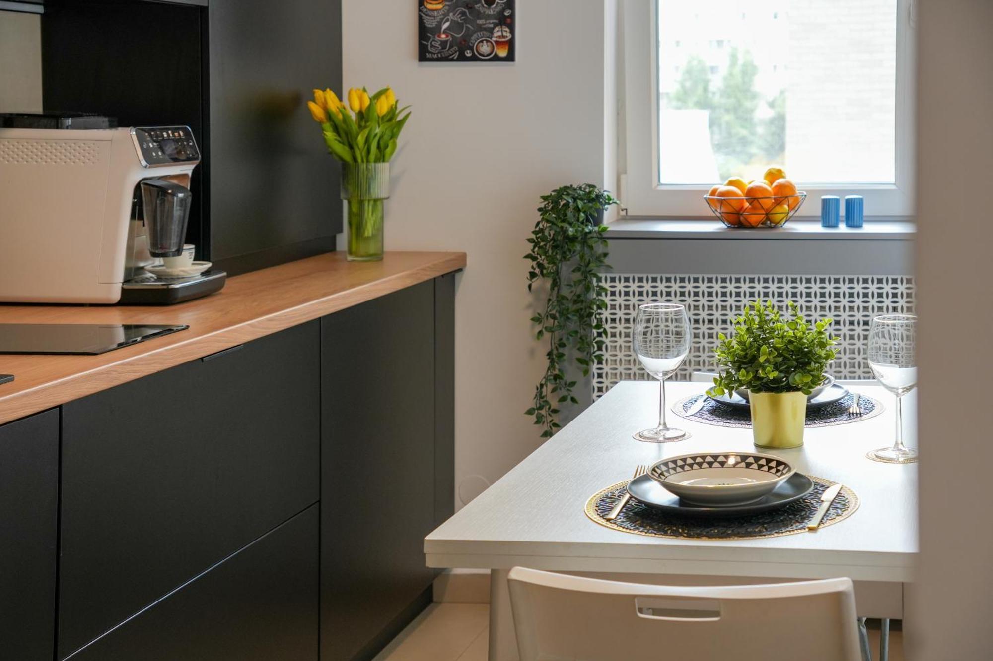 Ana - Cozy & Quiet Apt With Balcony & Garden View Bukarest Eksteriør billede