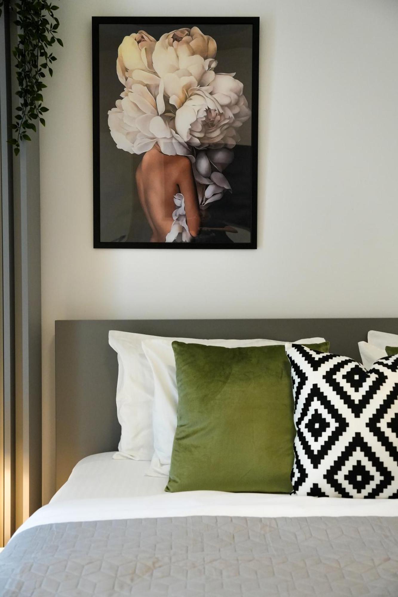 Ana - Cozy & Quiet Apt With Balcony & Garden View Bukarest Eksteriør billede