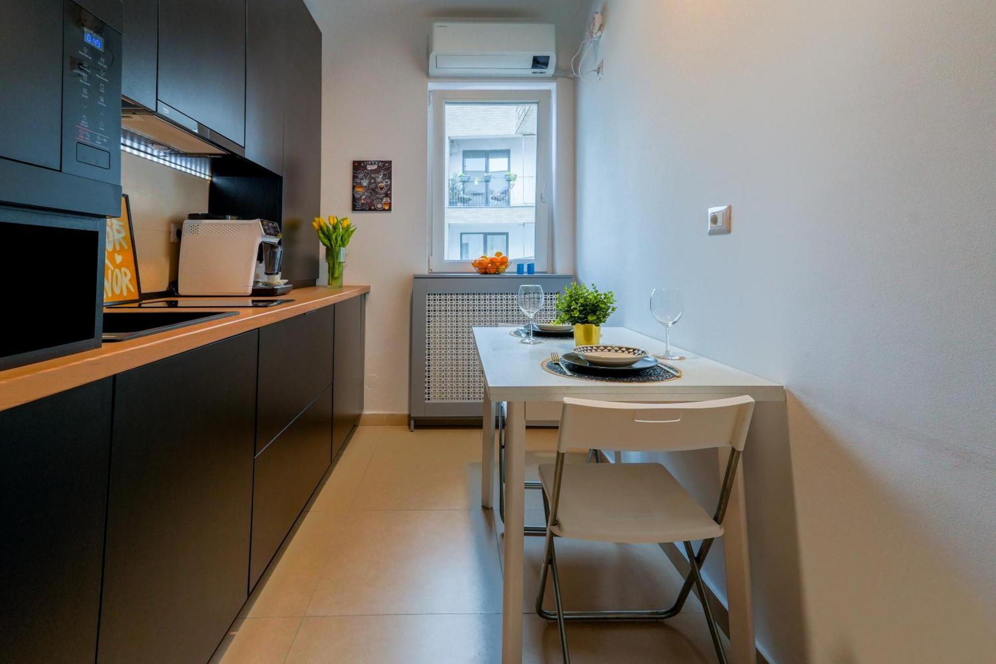 Ana - Cozy & Quiet Apt With Balcony & Garden View Bukarest Eksteriør billede