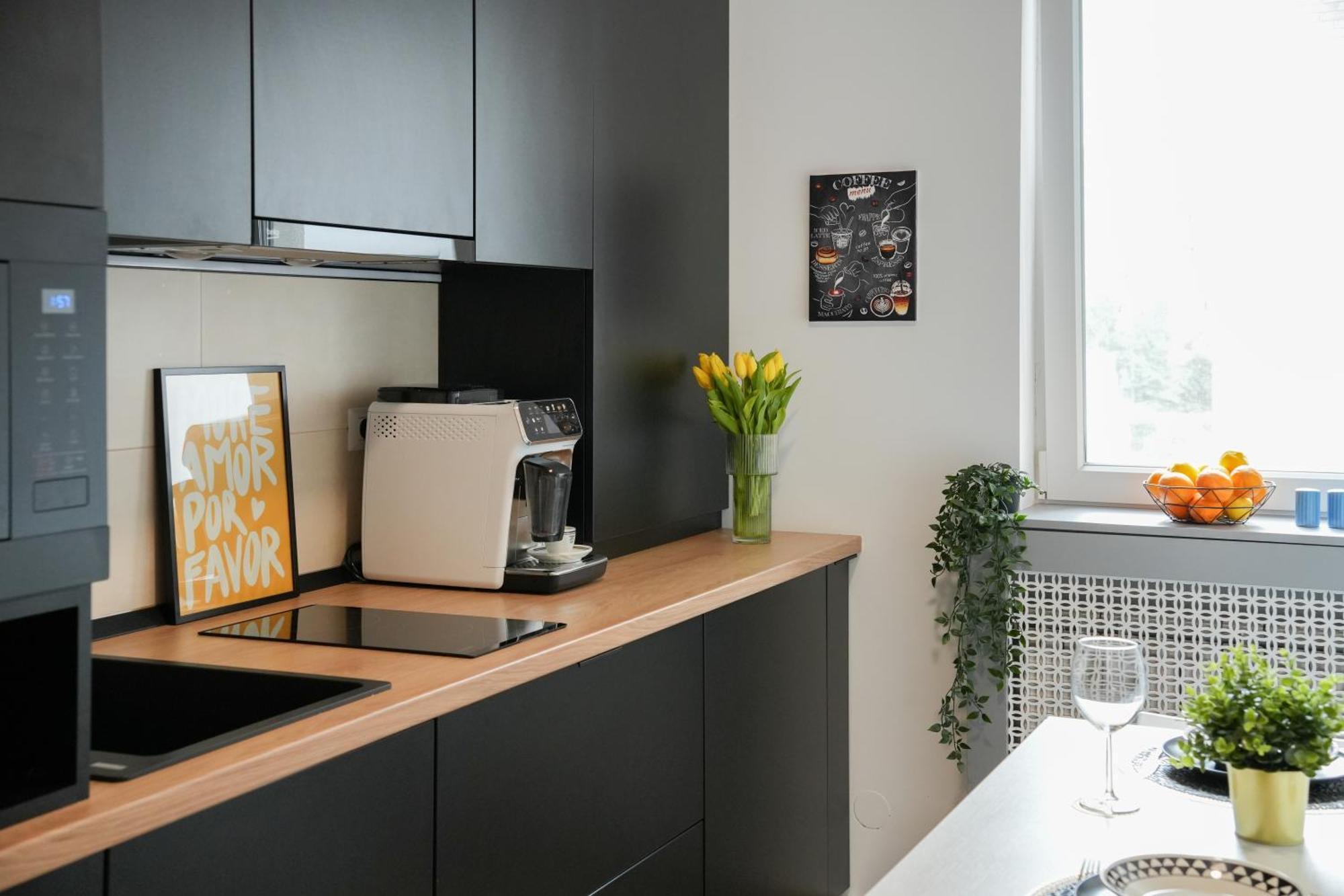 Ana - Cozy & Quiet Apt With Balcony & Garden View Bukarest Eksteriør billede