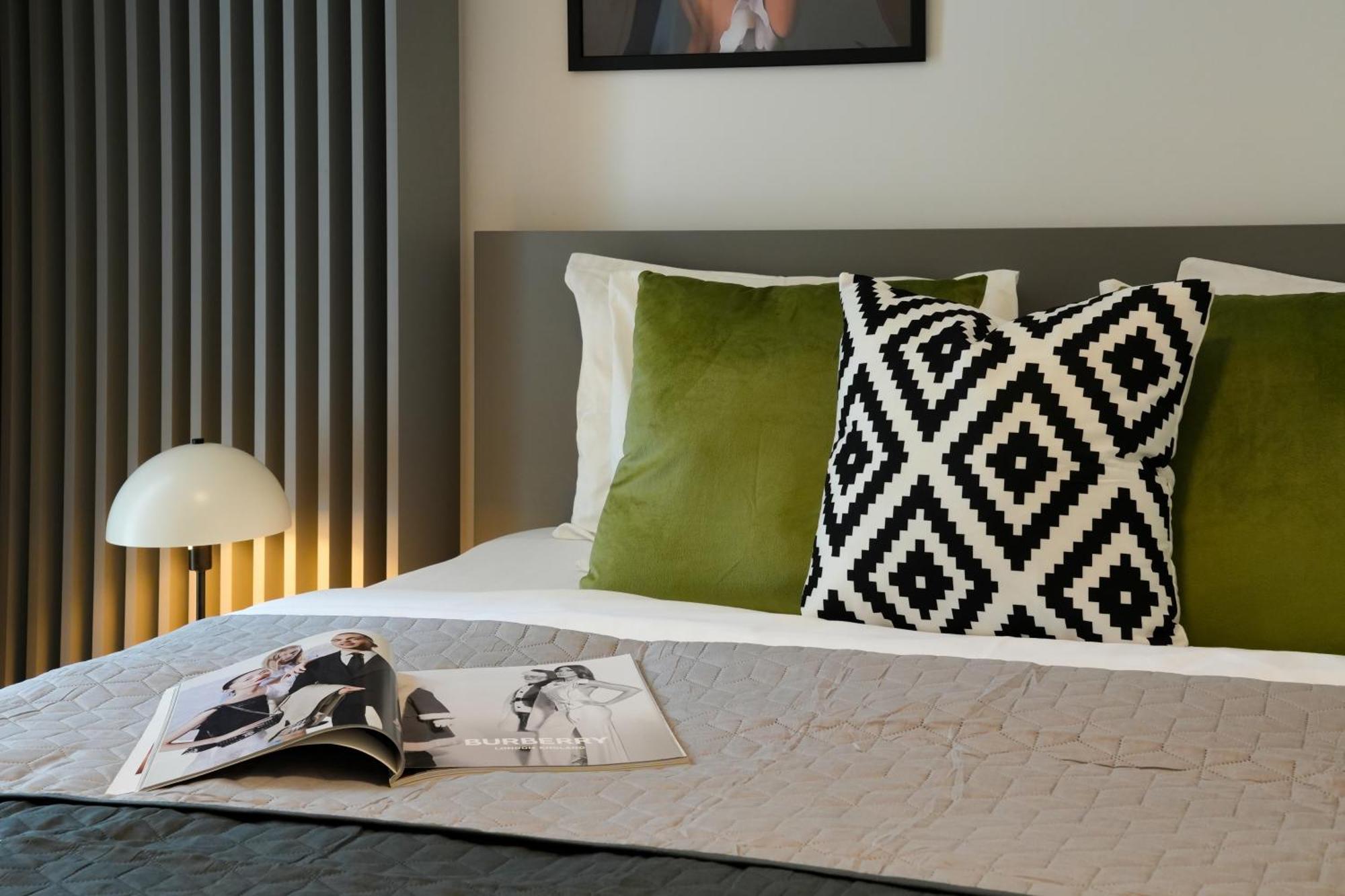 Ana - Cozy & Quiet Apt With Balcony & Garden View Bukarest Eksteriør billede